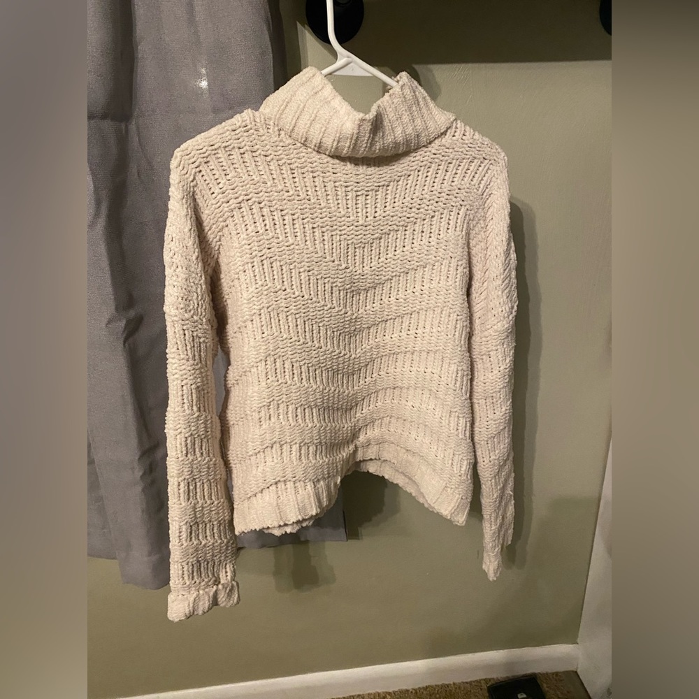 White turtleneck sweater